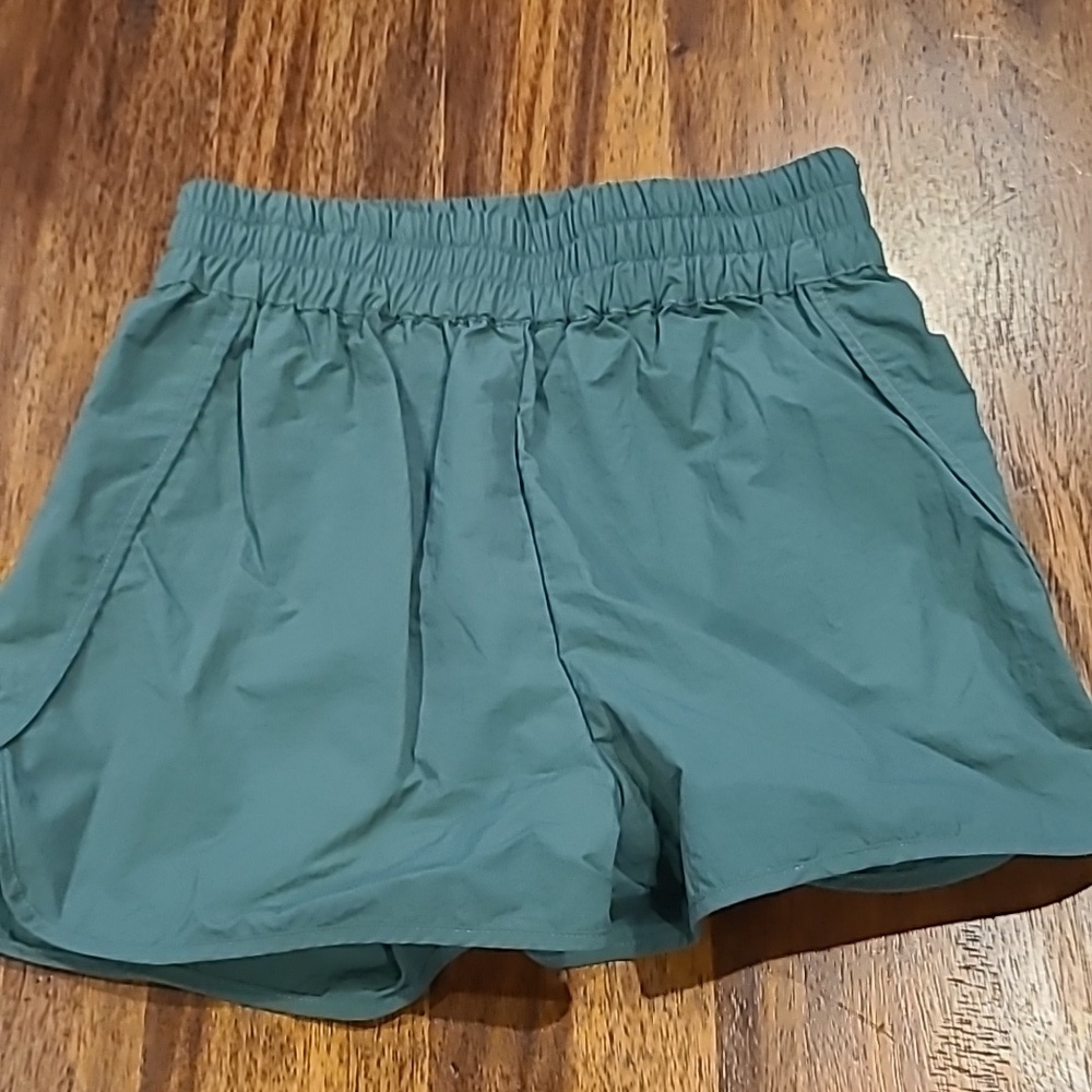 Sporty by Cider XS Green workout shorts